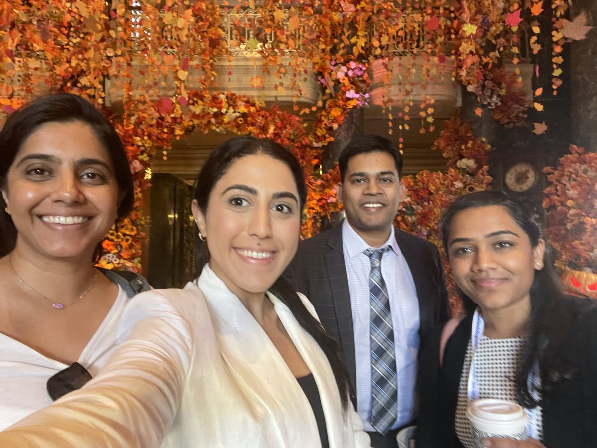 VictoriaMousa's tweet photo. Had the best time at #ANES23 reuniting with the queen leaders behind  @womenMDinanesth MSC! 👩🏻‍⚕️👩🏻‍⚕️

&amp; Planning future @SafePartum meetings 🤰🏻💉

#ANES23PhotoChallenge #FutureAnesQueens #ASA https://t.co/IH70ZiNlY2