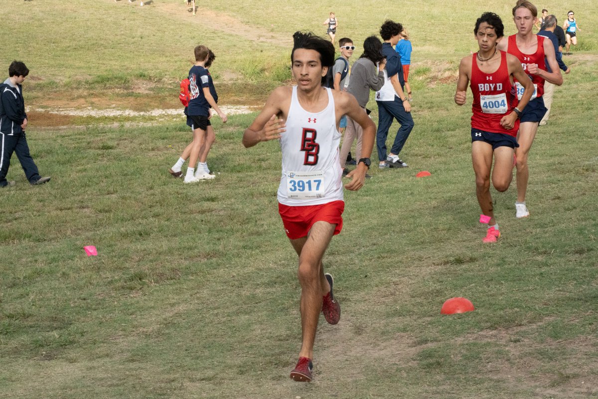 Last week Denton ISD competed in the Cross Country District Championships. Congratulations to all the athletes who competed in the meet and a big high five to those who qualified for the Regional Cross Country Meet in Lubbock. #BuildingChampions4Life
5A📸: flic.kr/s/aHBqjAYizp