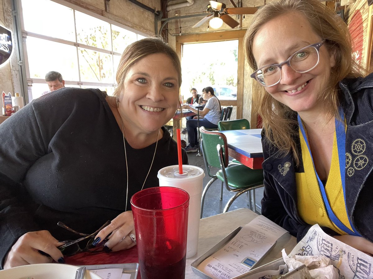 Amy Foster-Munoz tweet media