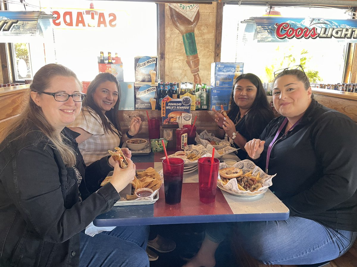 Amy Foster-Munoz tweet media