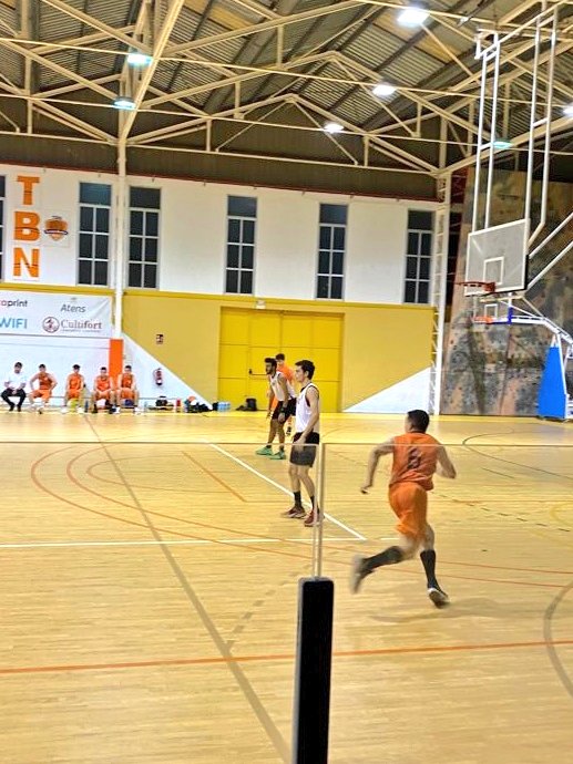 Jose_Puig97's tweet photo. 2 anys després, torne a viure l'emoció d'un dia de partit, dels nervis i de totes les emocions que fan viure tan intensament aquest esport. Preparat i il·lusionat pel que ve 🧡🏀 #TBN https://t.co/mEAtX8ycul