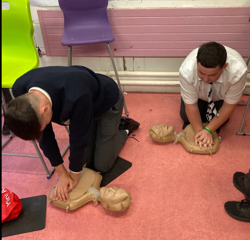 @colmhuirecoed LCA1 & LCA2 students learned CPR techniques during Restart a ❤️ Day today. Special thanks to @irishheart_ie for training our teachers to run this workshop. An essential life skill gained today! 🩺📚 #etbethos #care #rathassaothar @RestartHeartDay @TipperaryETB