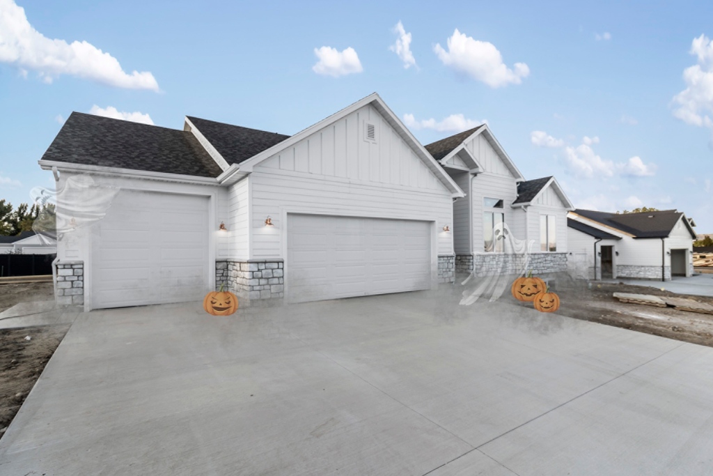Visionary_Homes's tweet photo. We promise this house isn't haunted, but it is a GHOSTLY good deal! It is located in our BOO-tiful Banbury Community in North Logan, UT. For only $689,990 it's a screamin' deal you don't want to pass up! #VisionaryHomes #UtahHomeBuilder #HauntedHouse https://t.co/j1tyOLbpfW
