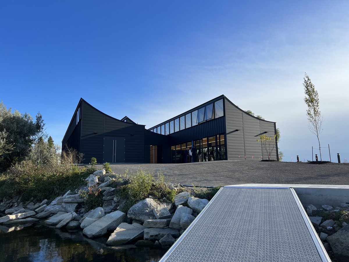 UCC_Community's tweet photo. We were so excited to host our grand opening of The Lindsay Boathouse this past weekend! Many thanks to Don Lindsay ’76 and family as well as all of our rowing supporters for their generous contributions.
#UCCCommunity #UCCGives #UCCRowing https://t.co/Pkw37NEdvT
