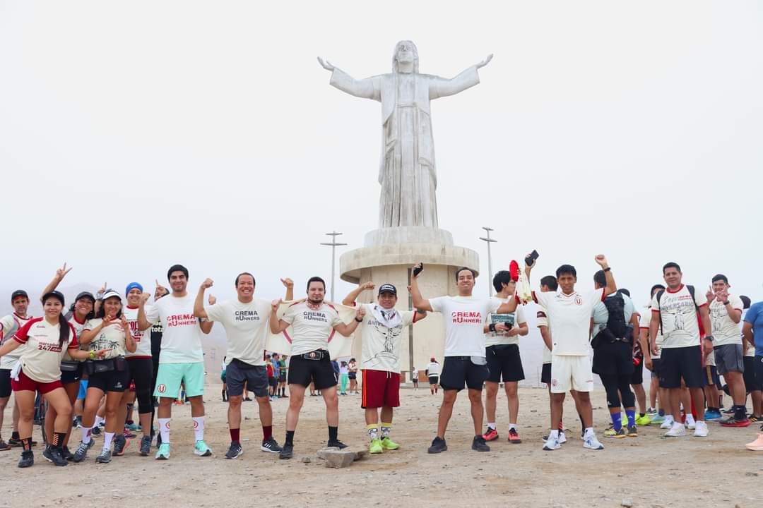 NCSC7's tweet photo. LOLOgramos 🙌🏻! @CremaRunners @Universitario @SoyHinchaDeLaU @UnaLocura1924 @FiestaCrema @GARRITA_U #AniversarioCremaRunners #03AñosDePasión #MorroSolar https://t.co/Hgk4D8xH3g