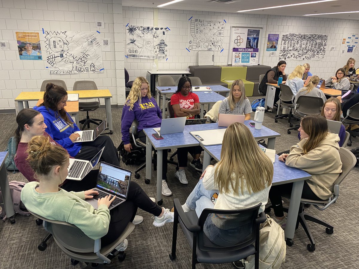 Collaboration and fun #unietd #weareteachers #preserviceteachers <a href="/COE_UNI/">UNI College of Education</a>