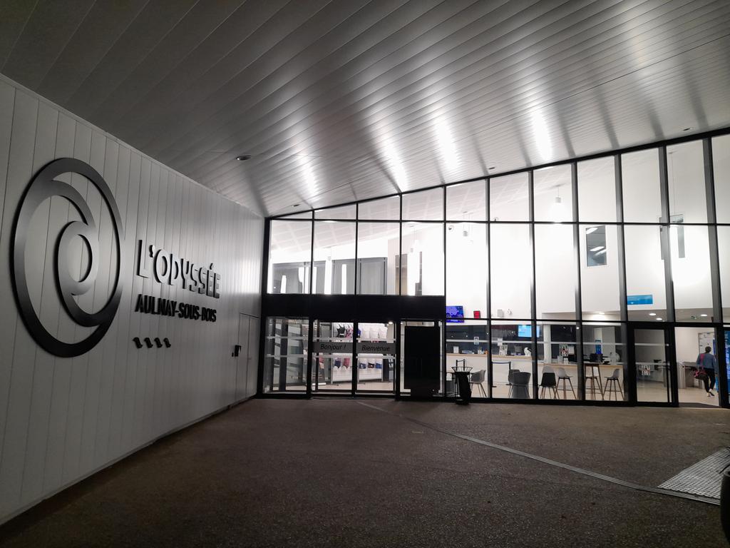 La gestion centre aqualudique de <a href="/AulnaySousBois/">Ville d'Aulnay-sous-Bois</a> a été confiée au <a href="/Groupe_UCPA/">groupe_UCPA</a> mais les prestations et particulièrement l'hygiène ne sont pas à la hauteur de ce que peuvent attendre les contribuables et usagers aulnaysiens : eau limite et propreté déplorable !