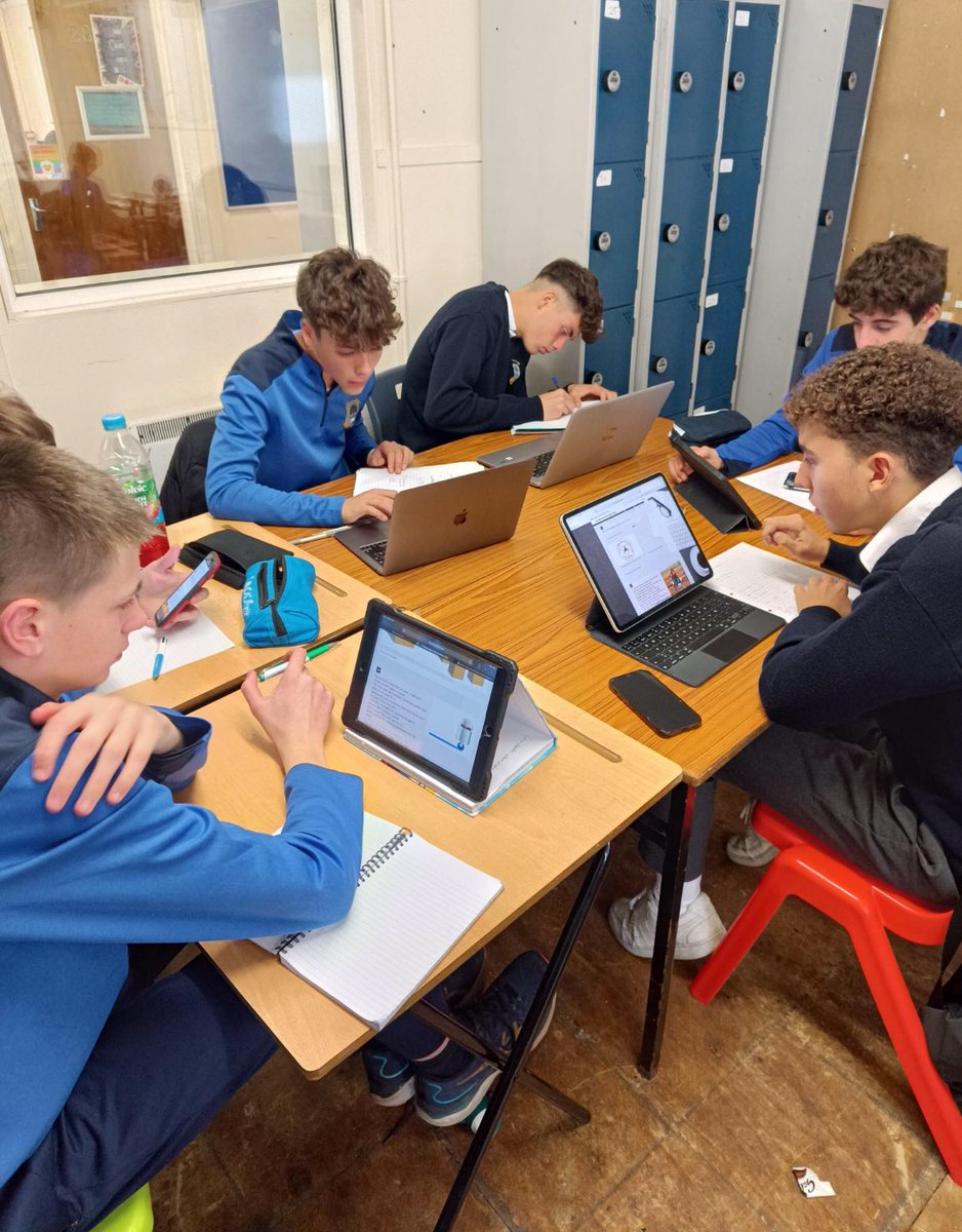 Today @colmhuirecoed TY students participated in the IMTA Maggie Gough problem-solving competition, fostering Maths skills in a fun atmosphere. Well done to all TYs who took part…the future is bright for these mathematicians! 🧮🌟 #mathsweek #etbethos @TipperaryETB @imtanational