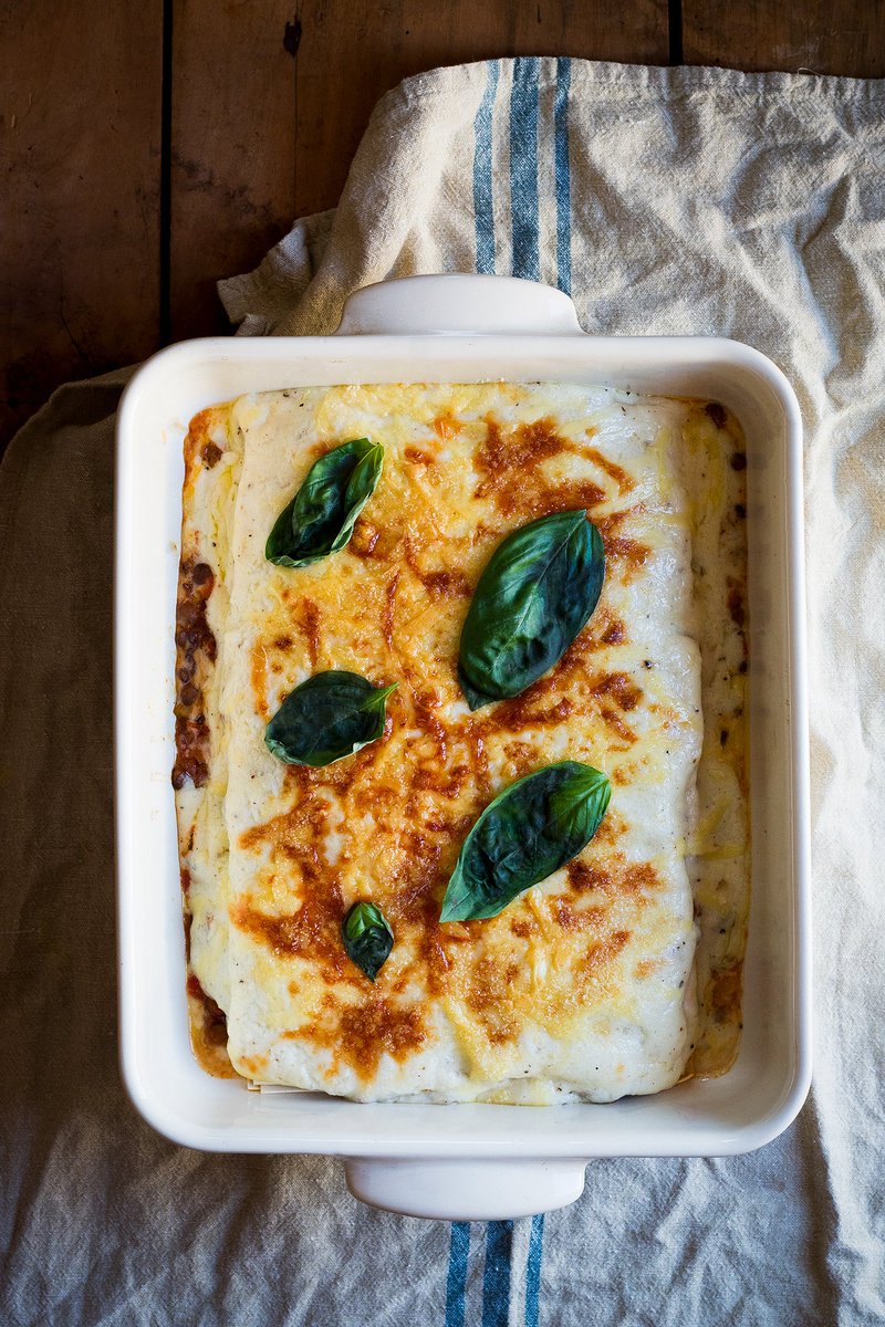 Una lasaña de boloñesa de lentejas siempre es bien.

instagram.com/reel/CyeMx2Wqw…