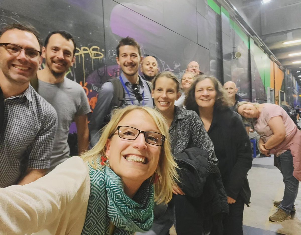 otolithgirl's tweet photo. So grateful for the chance to hang out with old friends, make new ones, and to be inspired by the cool, innovative #otolith science presented at #IOS2023. Huge thanks to the organisers for doing such an amazing job 👏 Bring on Porto 2027! 💙👀👂🐟🐠🦈 https://t.co/ZxoHUZyV1o
