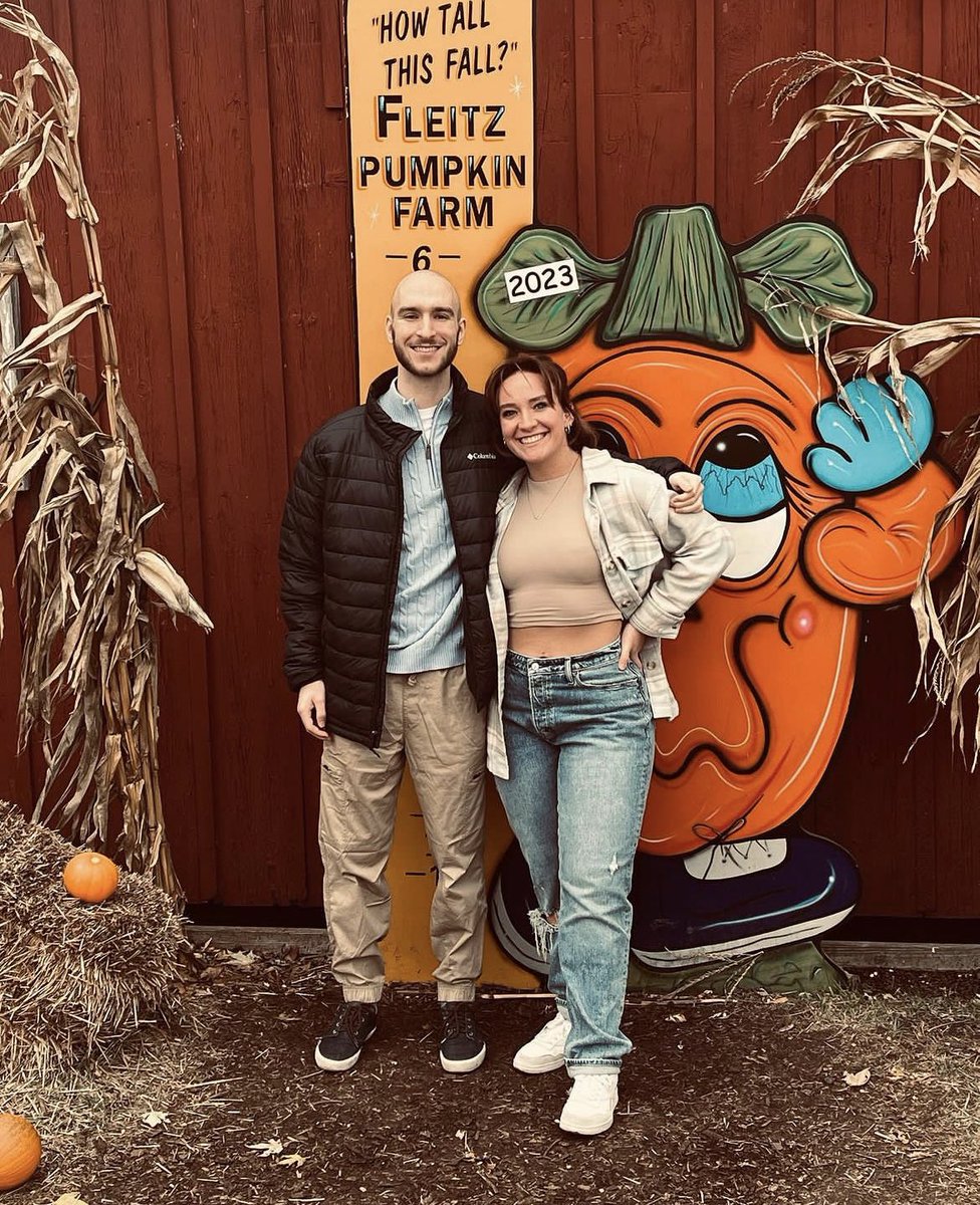 EastonGladney's tweet photo. Pumpkin Patch with the fam 🎃🍂

@k_glads https://t.co/7pWKDNNiN0