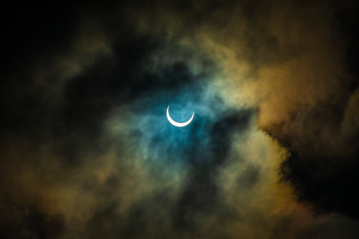AztecaCecropia's tweet photo. Some shots from the thrilling solar eclipse this weekend https://t.co/3ftop2OleV