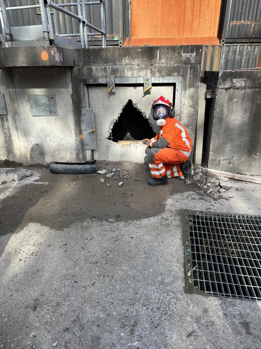 Today we have been <a href="/LfrsStc/">LFRS STC</a> completing breaking &amp; breaching training in preparation for potential deployments &amp; the upcoming reclassification. One of the disciplines our new recruits into the team will be expected to learn following our recruitment campaign currently taking place