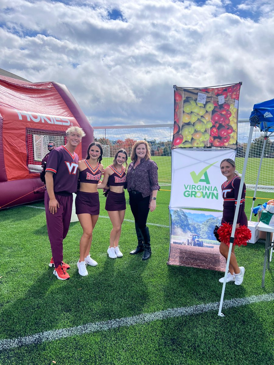 VaAgriculture's tweet photo. The #VirginiaGrown Marketing Team had a blast at Virginia Tech's Ag Day and was proud of their homecoming win! #GoHokies #VaLovesAg https://t.co/DEKsRnvcQO