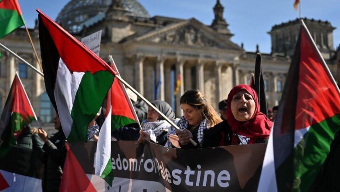 🇩🇪🇮🇱 | ATENCIÓN: La Ministra del Interior de Alemania, Nancy Faeser, ha afirmado que las autoridades alemanas emplearán todos los medios legales para deportar a los partidarios de Hamás. 

Faeser subrayó que proteger a los judíos e instituciones judías e israelíes es prioritario.