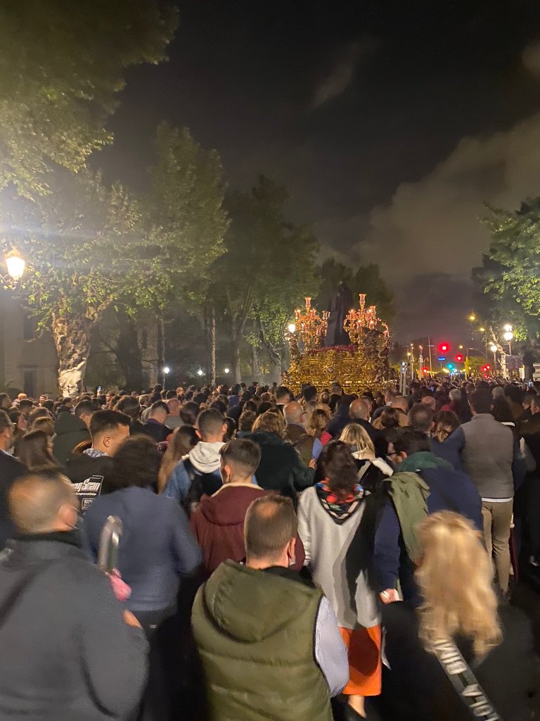 Luciaaaa_gv18's tweet photo. Si se supone que es una magna de grandes devociones de Sevilla y la provincia.... Se os ha olvidado una muy grande. https://t.co/YtCW05Ah4L
