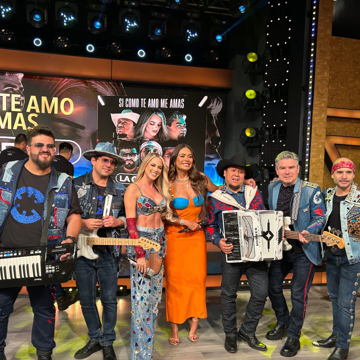 LaCaseteraMX's tweet image. Pura Sabrosura y puro vacilón en @programa_hoy  #lacasetera @yuliflores @GalileaMontijo @FDFX @NetoGrazzia @quirrimusic @Paquitolopezr @omarhech  @Remex_Music