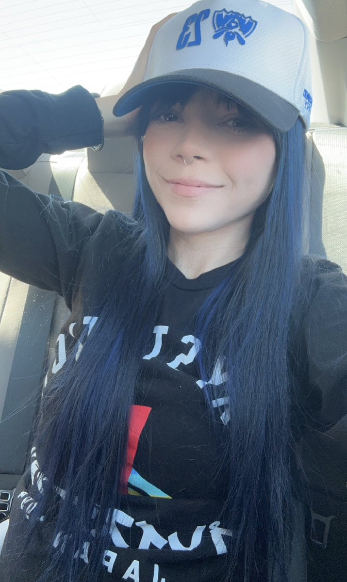 gg_saori's tweet photo. On my way to the airport ✈️
London Fanfest this weekend!!!
First time traveling overseas, I’m so nervous and excited 😭
#EUFanfest https://t.co/Ju176lKCNe