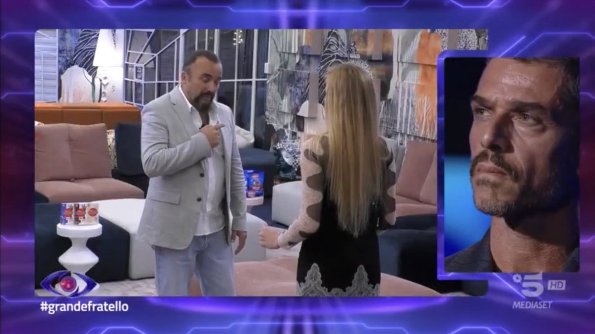 trashastrale's tweet photo. Non permetto a nessuno di trattare male
mia figlia e di calpestare la sua dignità #GrandeFratello https://t.co/rI2WpMc3ke