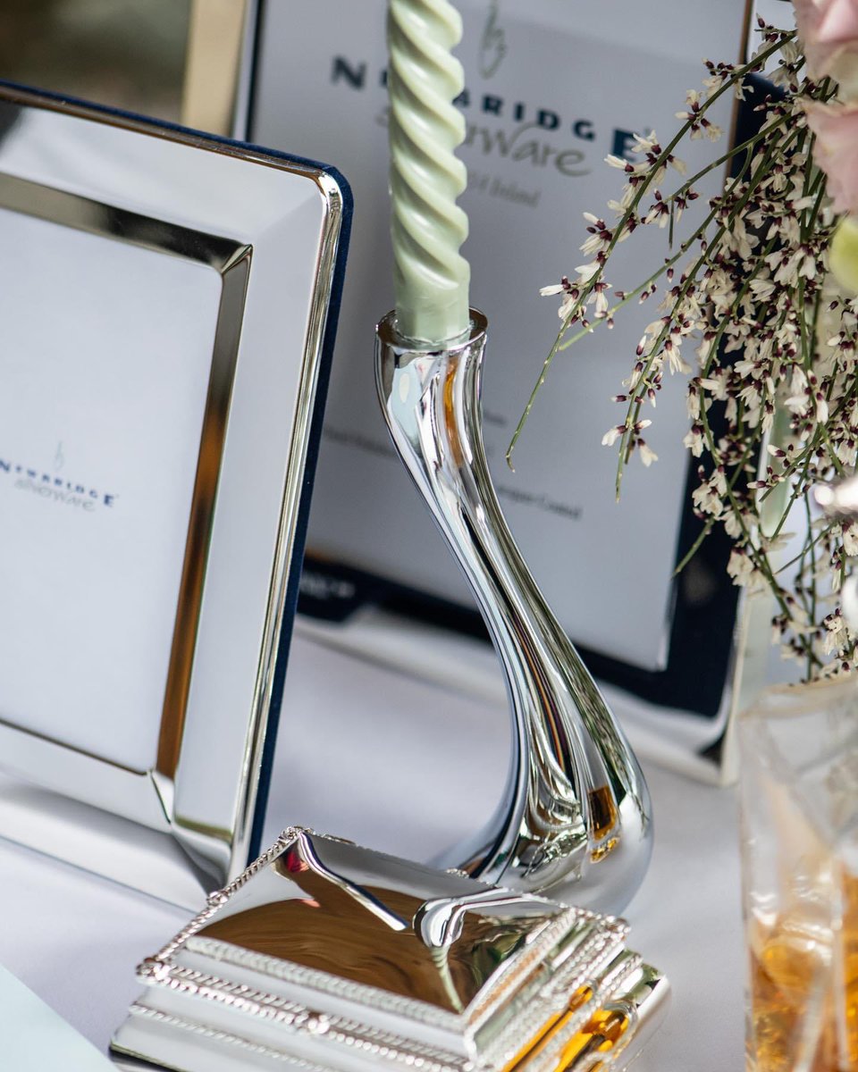 As the evenings get cooler, add a touch of warmth and contemporary design combined with excellent craftsmanship to your cosy decor. With a range of styles the Newbridge Silverware light collection provides the perfect centrepiece for any occasion, enhancing your candlelit moments