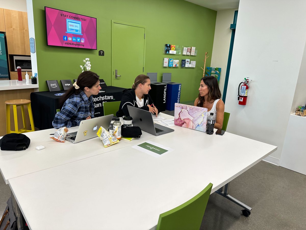 TechstarsSDSU's tweet image. 🙏 A massive thank you to all the mentors who joined us for the 1152 meetings during mentor magic.
🌐Our cohort is rapidly becoming the most connected group of entrepreneurs in San Diego. If you haven't had the chance to meet them, now might just be the perfect time!