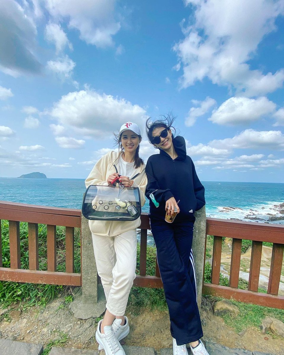 LouettaTubervi2's tweet photo. #friendship, A best friend is a friend who, when you're in trouble, will stand next to you and say: 'Let me help you.🤝❤️️ https://t.co/Q4la3R23HE