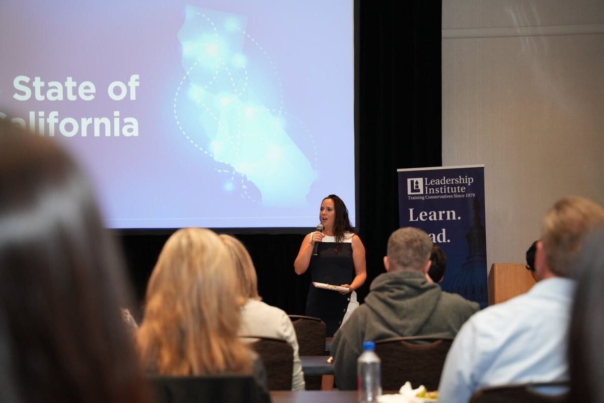 LearnRightLI's tweet photo. The LI School Board Leaders team traveled to San Jose, California to train an engaged group of activists and hold a roundtable discussion on the state of education. From coast to coast, concerned citizens are learning how to #learnleadwin
#learnright #california #schoolboard https://t.co/SSOg2r0izh
