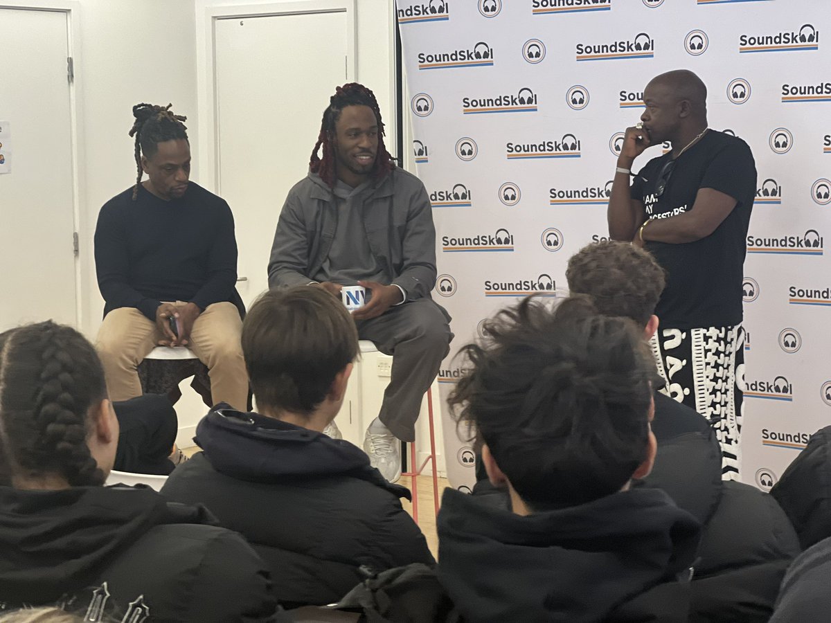 MASTERCLASS 🔈
Thanks to the originals <a href="/cre8ingvision/">Cre8ing Vision</a> 🙌❤️

Guests: <a href="/officialAvelino/">AVELINO 🌎</a> x <a href="/DaDigglar/">OddFather</a> 
Hosted: <a href="/kwamekwaten/">kwamekwaten</a> 🛎️ 

Great way to kick off with some music industry dons, an amazing insight of what it takes 💯 
#SoundSkool