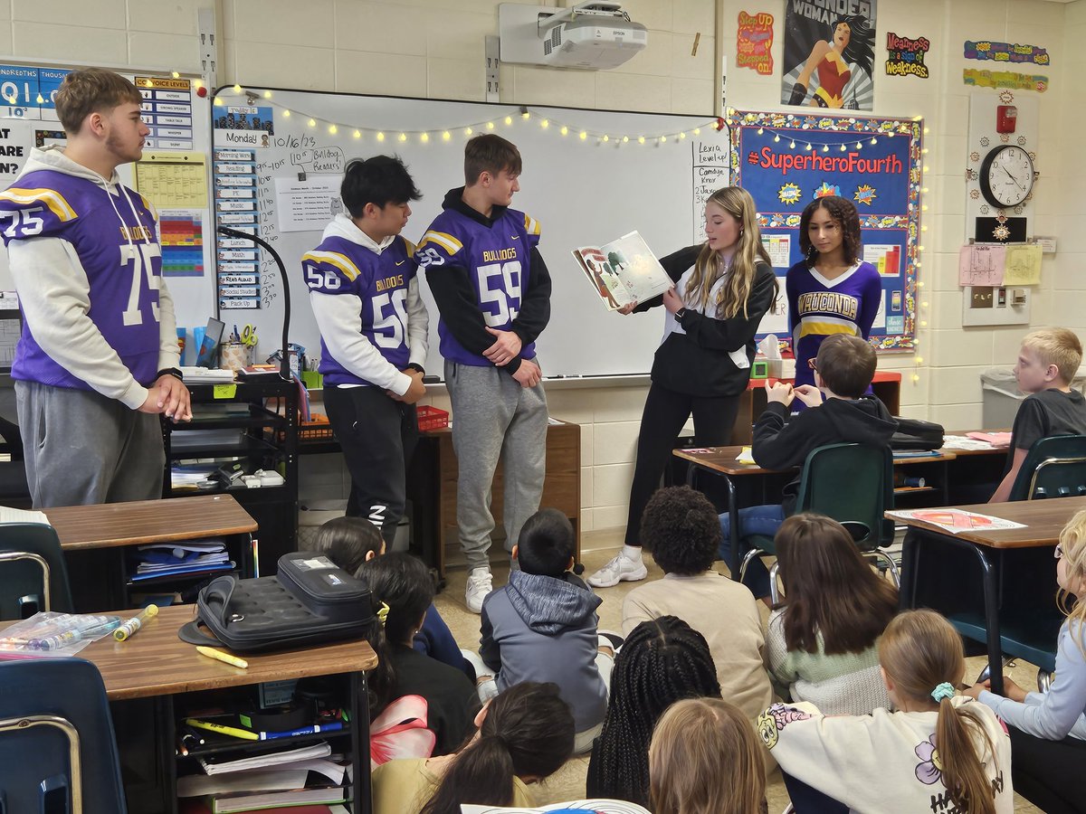 Mrs. Martinez tweet media