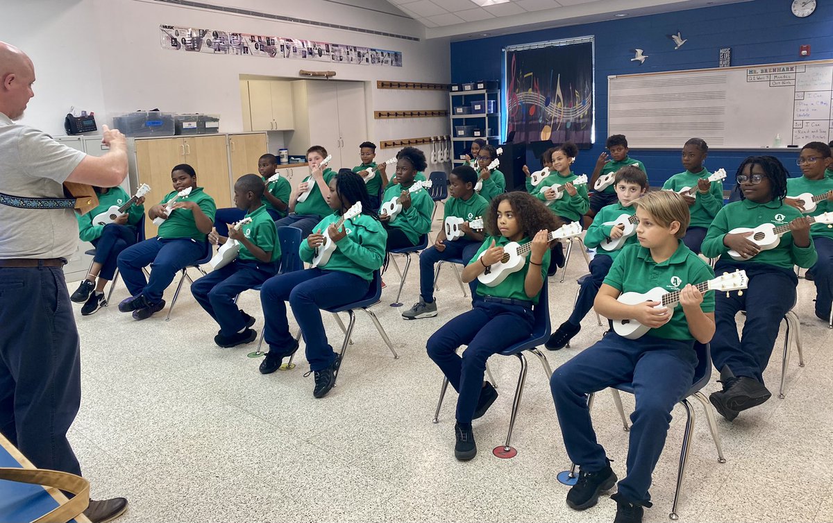 SeatackDream's tweet image. Monday Musicians with 5th Grade @vbschools #WeareVBSchools