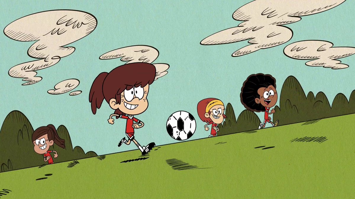 Lynn is good at sports! 🧡⚽️🏠 #TheLoudHouse #NationalSportsDay