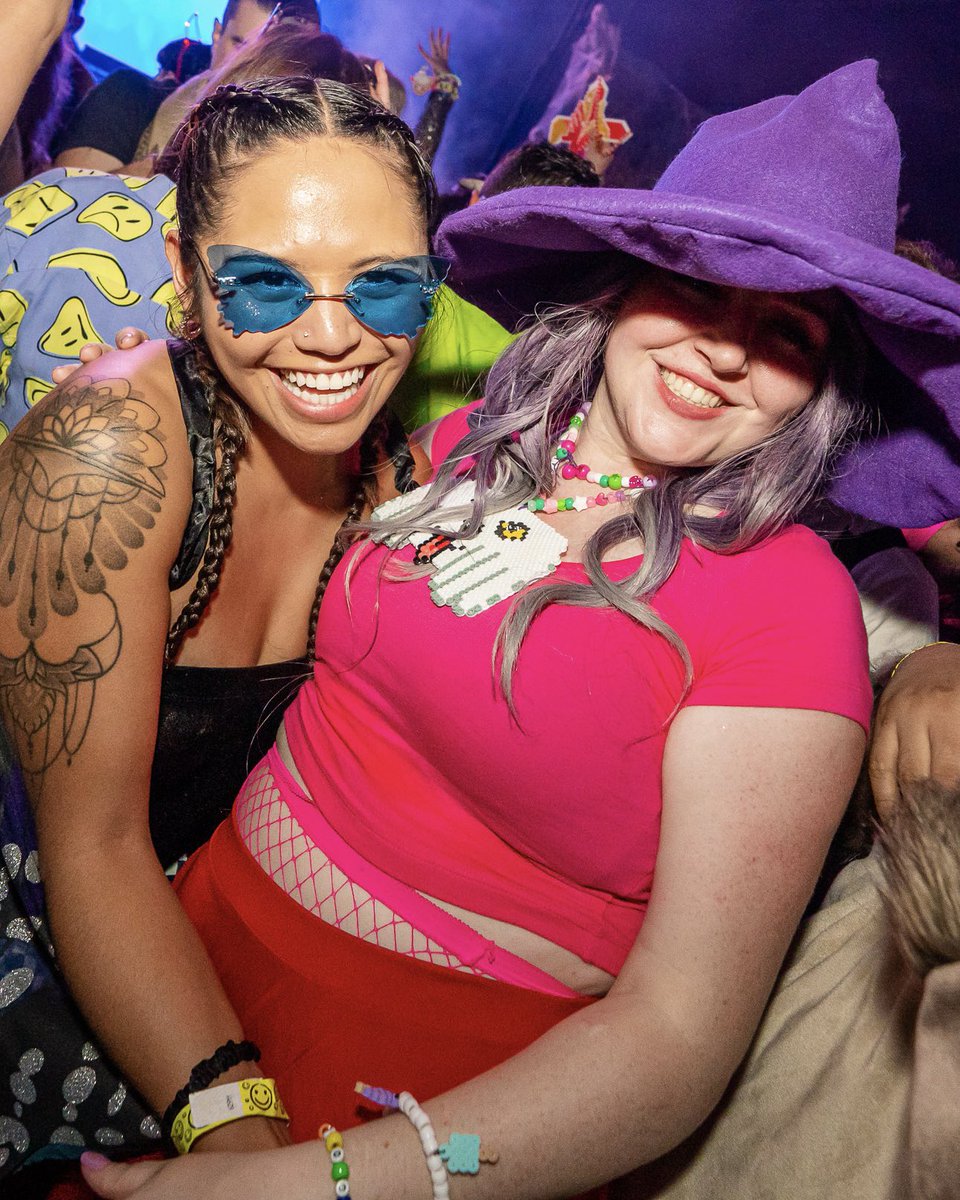 There’s no better feeling than getting down with your fellow FREAKS! 🧙🔮