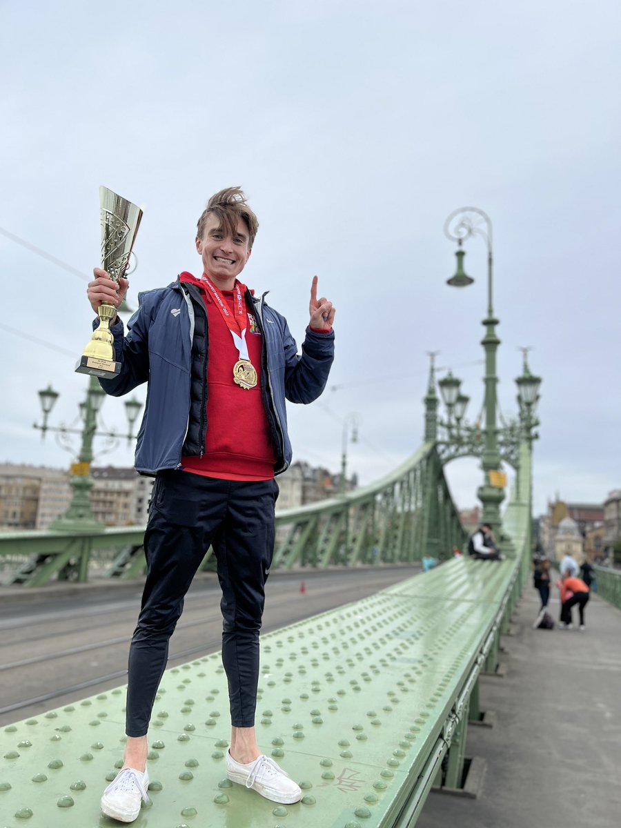 CSRunningTeam's tweet photo. Itโs not only #MedalMonday, itโs #TrophyMonday!
#Marathon #running #Budapest https://t.co/TR8Q2NFnsT