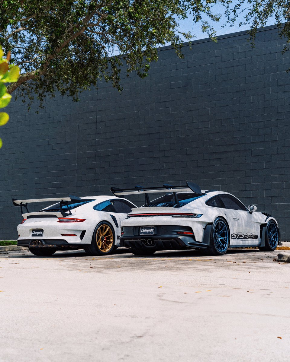 KFLETCH___'s tweet photo. 991 meets 992. Separate Generation GT3RS’s. https://t.co/RjC9WsfDJk