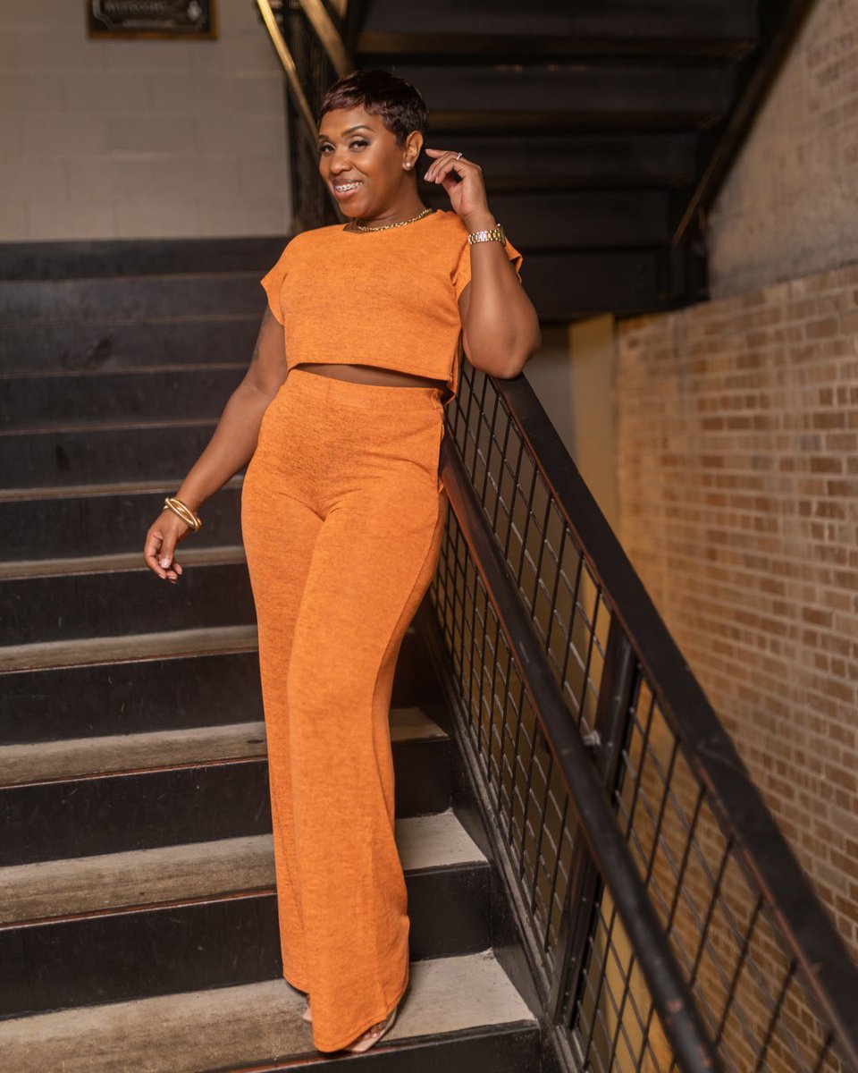 FabBoutique_etc's tweet photo. Be the envy of everyone at your next event in this sizzling Londyn Matching Set (Orange). Featuring a vibrant orange hue, this set will have you looking lively and luscious! YASSS! 💃

SHOP NOW>>> LINK IN BIO 🧡

#matchingset #orangeset #loungeset #newarrivals #fashionset #younee https://t.co/DBNtKRuKGh