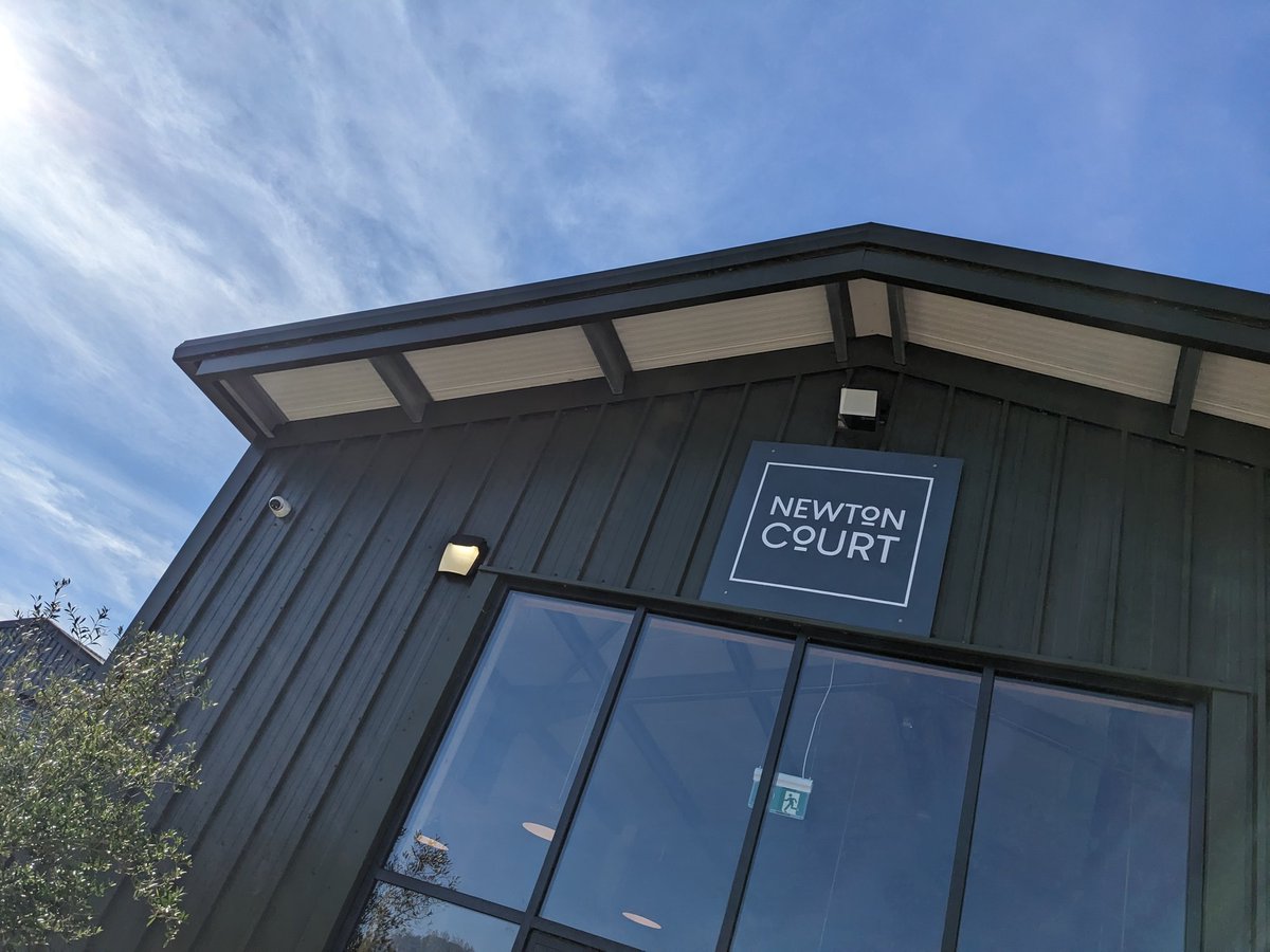 nmtownsend's tweet image. 🍏 Huge thanks to Paul for hosting us at @NewtonsCider, with a fascinating tour of the farm and cidery, tasting the incredible cider and perry, followed by a superb lunch in the new and impressive 'Chapel of Apple'