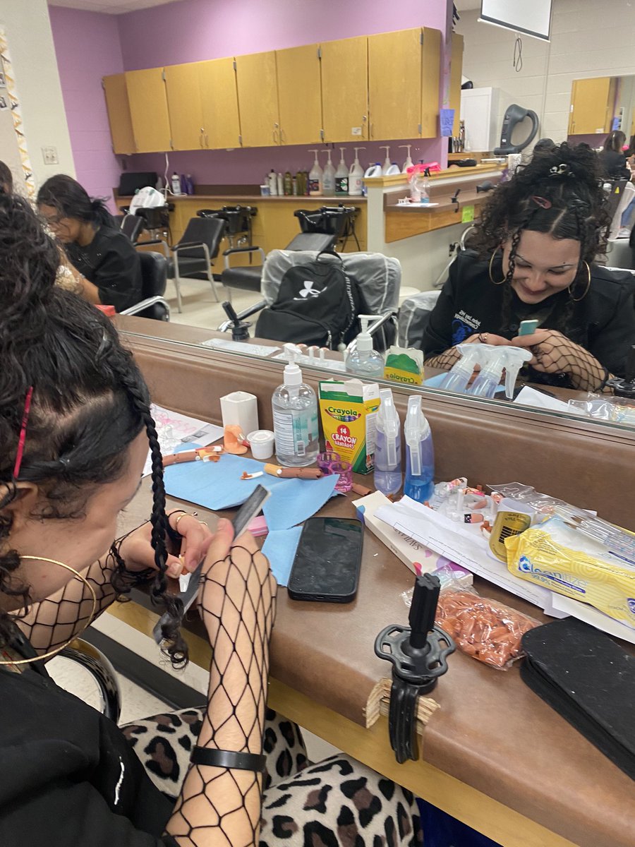 JOHN JAY COSMETOLOGY tweet media