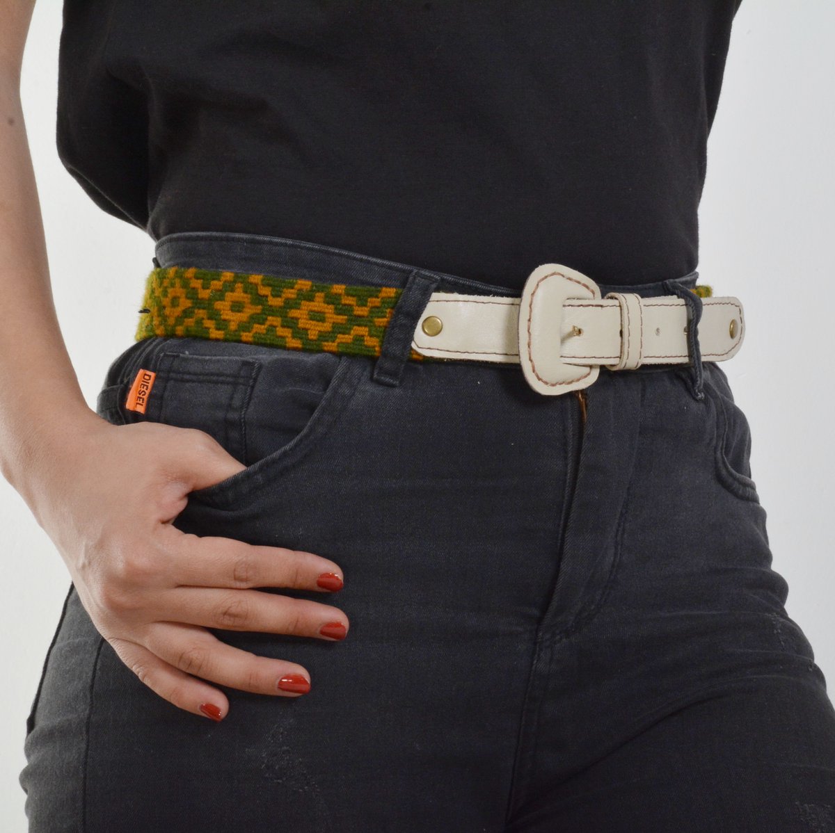 Did you try our unique unisex belts?
#sonnati
#wool
#kilim
#belt
#canada
#thatcolorproject
#fromwhereistand
#posttheordinary
#morningslikethese
#livethelittlethings
#thatsdarling
#pursuepretty
#interiors
#interiordesign
#apartmenttheraphy
#design
#chicnationale
#bohohome