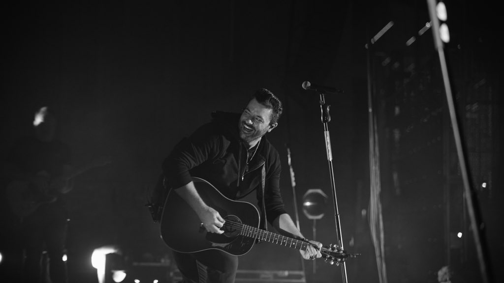 ChrisYoungMusic tweet picture