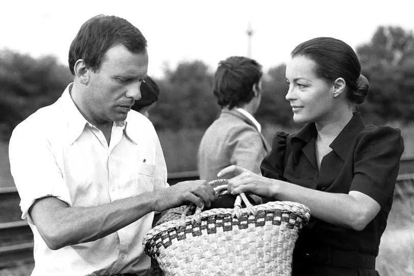 Si je vous dis que Romy Schneider et Jean-Louis Trintignant en sont les principaux acteurs et que Pierre Granier-Deferre en est le réalisateur ,saurez vous deviner le titre du film ?
 #jeanlouistrintignant #romyschneider