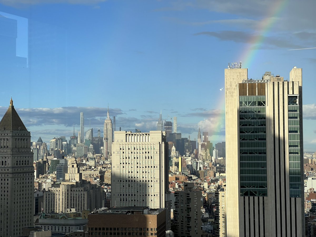 StuartAftanas's tweet photo. Rainbow in #NYC today https://t.co/l90ZGCLHzW