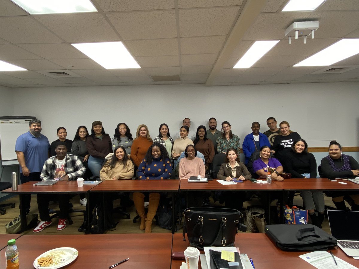 CIOBCitywide's tweet photo. Just wrapped up our parent coordinators meeting today! ๐ค It's always great to come together, share insights, and collaborate on ways to support our students and their families. Looking forward to the positive impact we'll make this school year! ๐ช๐ #ParentCoordinators #Teamwork https://t.co/8qaunJKTkL