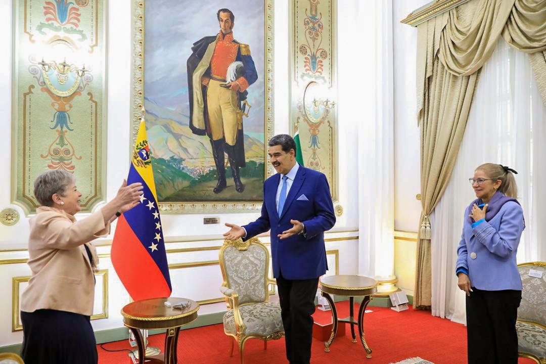 NicolasMaduro tweet picture