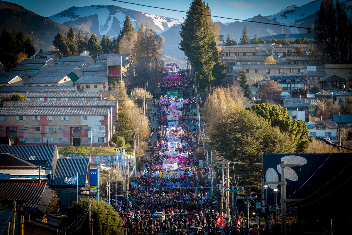 #36EncuentroPlurinacional de Mujeres y Disidencias Miren que belleza de movimiento, miren que belleza de foto 
Autor Pablo Candamil 
Bariloche, 16 de octubre de 2023