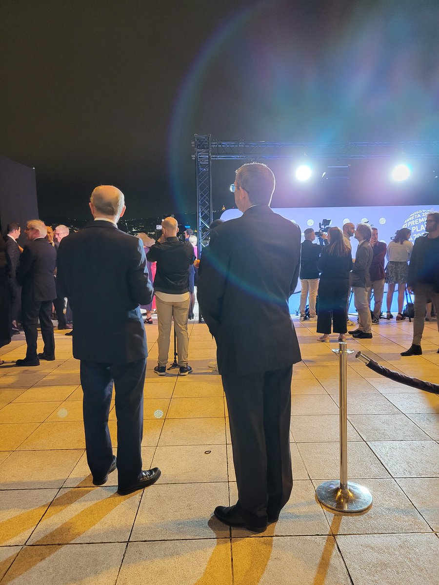 mauri_fa's tweet photo. #PremioPlaneta #PremioPlaneta2023  @Planetadelibros @edit_planeta https://t.co/RkyiqJ60ZS