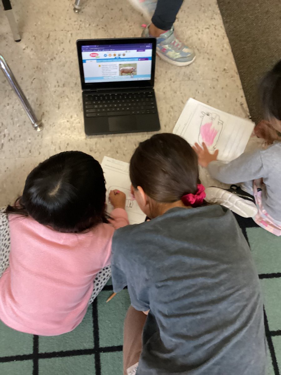 Our grade 5 buddies joined in on our farm animal inquiry today  <a href="/SACTVDSB/">Sir Arthur Currie PS</a> learning about and recording student learning on our favourite farm animals using technology and non-fiction texts @LisaPaiva6 <a href="/MsAllely/">Ms. Allely</a> <a href="/TVDSBKinder/">TVDSBKindergarten</a>
