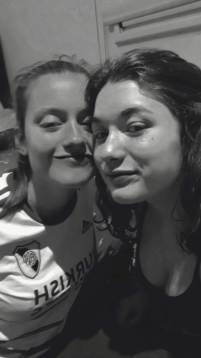 Miligonzalez_kb's tweet photo. ella para toda la vida 🤍 que lindas que somos, te amo @MacaRamirezFano https://t.co/A6CCZQuoAd