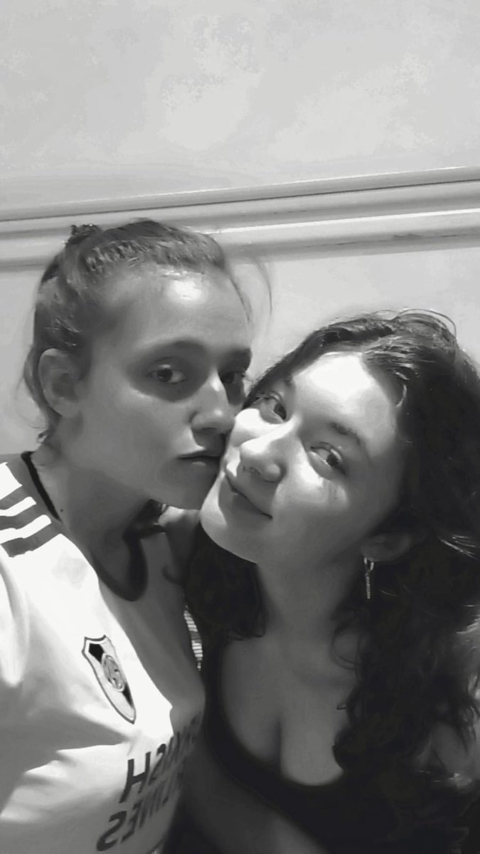 Miligonzalez_kb's tweet photo. ella para toda la vida 🤍 que lindas que somos, te amo @MacaRamirezFano https://t.co/A6CCZQuoAd