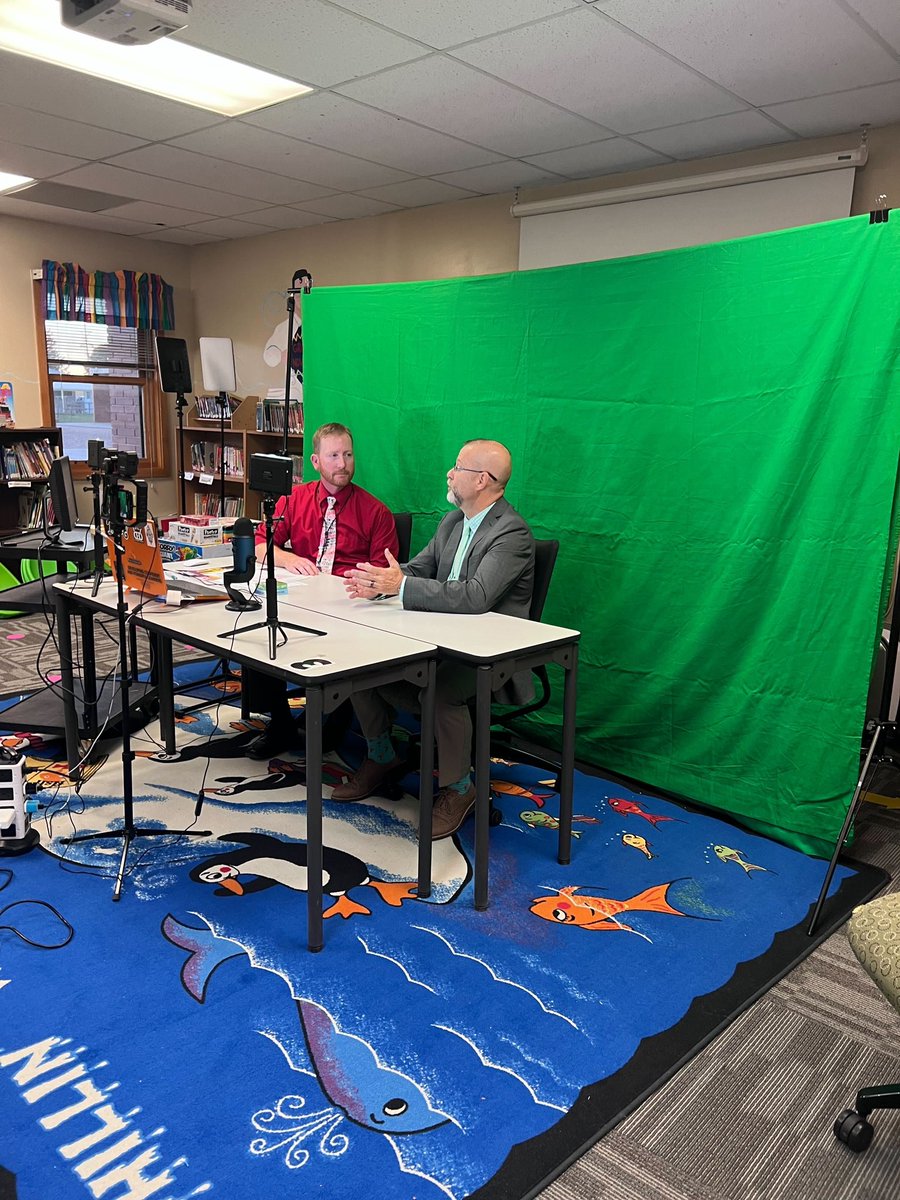 meyer_tech's tweet photo. Virtual Curriculum Night for South was a huge success!  Thanks to everyone who joined tonight. Here are some behind the scenes pictures! @Sidney_Raiders https://t.co/Tx2OVIYz5w