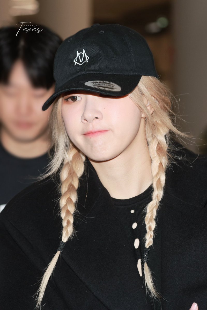 fever_211's tweet photo. 231017 ICN

#블랙핑크 #로제  
#BLACKPINK #ROSÉ https://t.co/C1AfKhWK5y